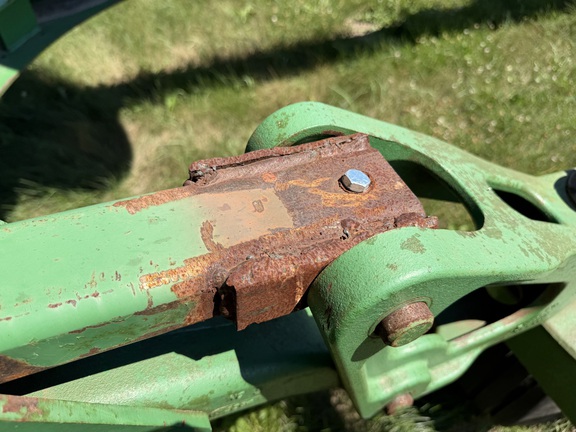 2004 John Deere 2210 - Photo17