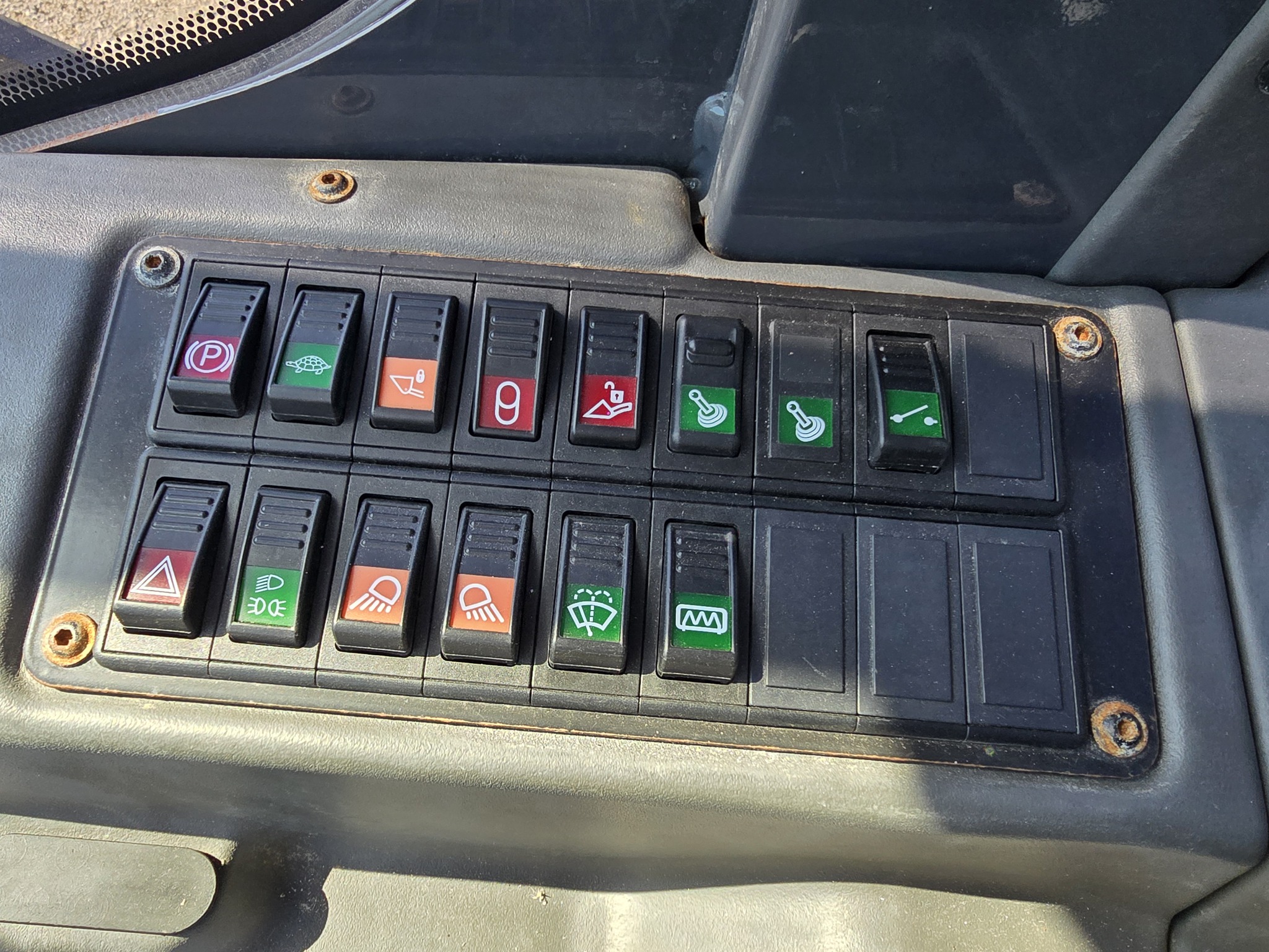 2021 John Deere 304L Image 14