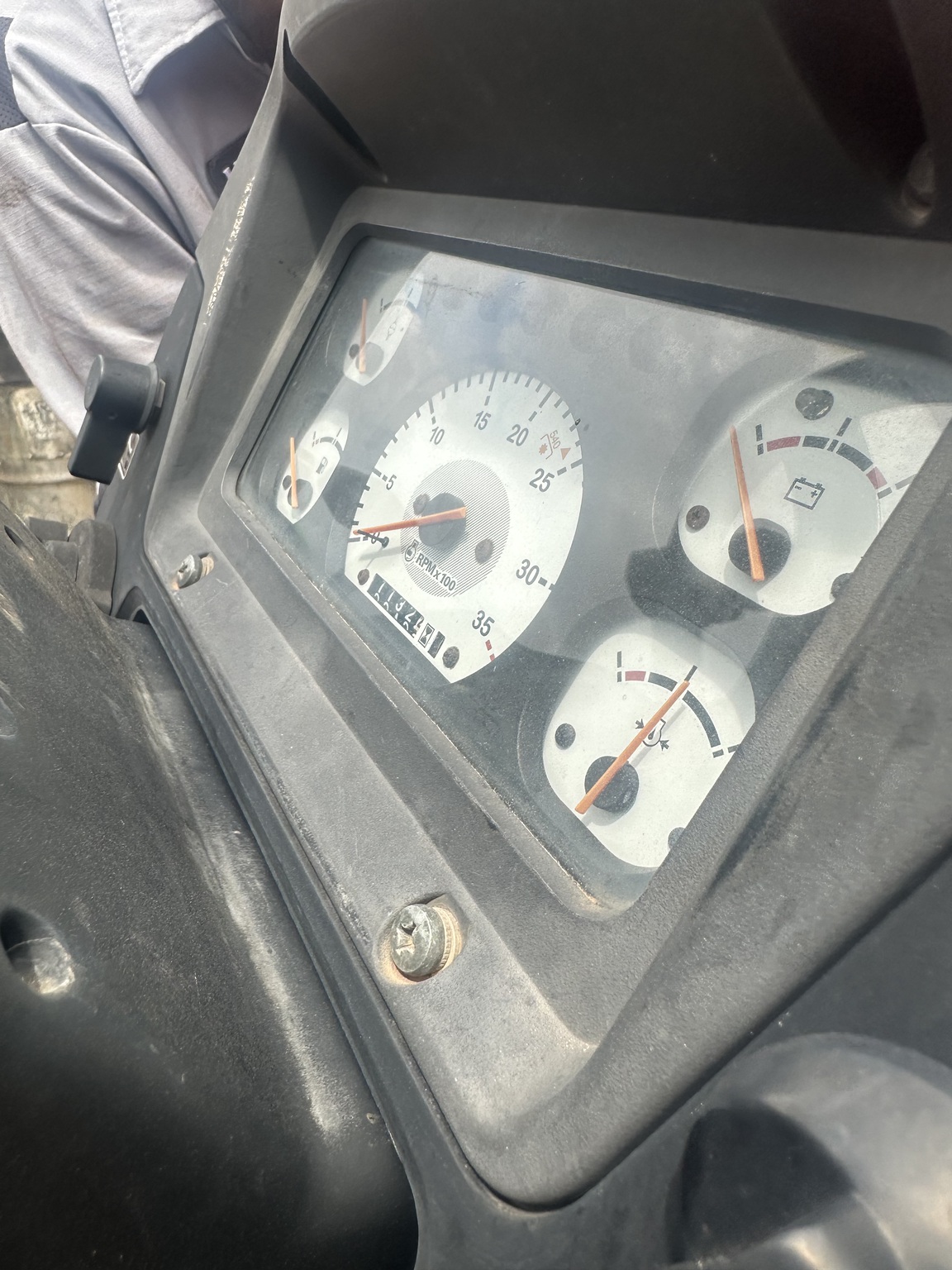 2015 Mahindra 4035 PST Image 12