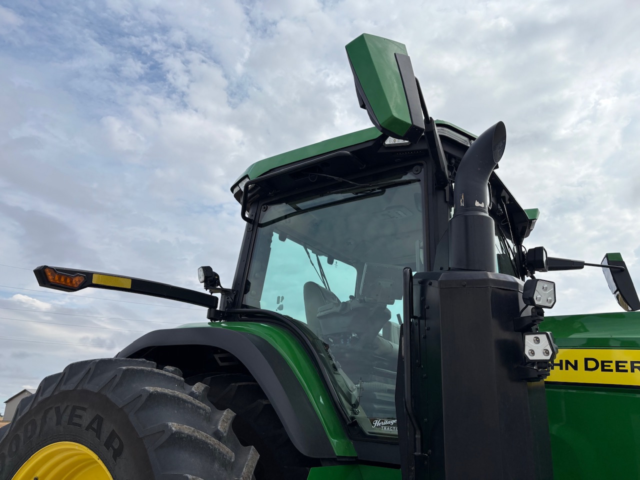  2020 John Deere 8R 370 at Heritage Tractor in Macomb, IL