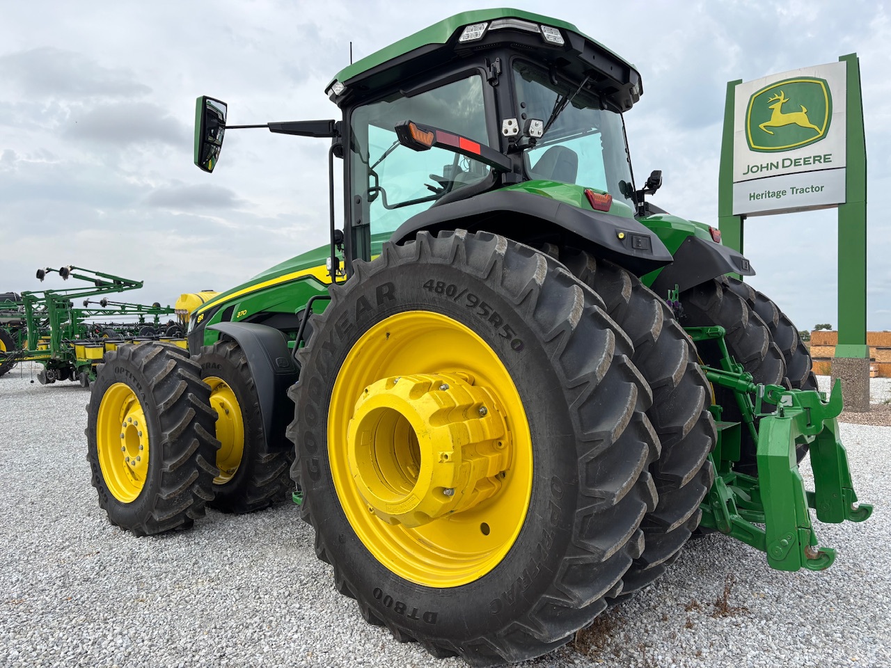  2020 John Deere 8R 370 at Heritage Tractor in Macomb, IL