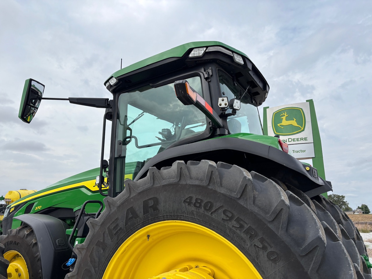  2020 John Deere 8R 370 at Heritage Tractor in Macomb, IL