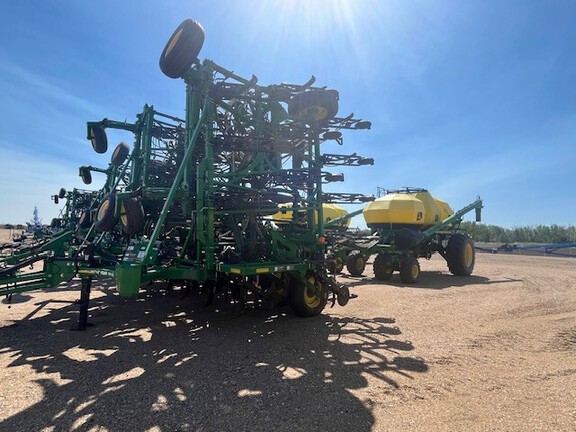 Used 2012 John Deere 1870 Air Drills and Seeders at Horizon Ag & Turf in Lloydminster, AB - Photo4