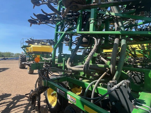 Used 2012 John Deere 1870 Air Drills and Seeders at Horizon Ag & Turf in Lloydminster, AB - Photo6