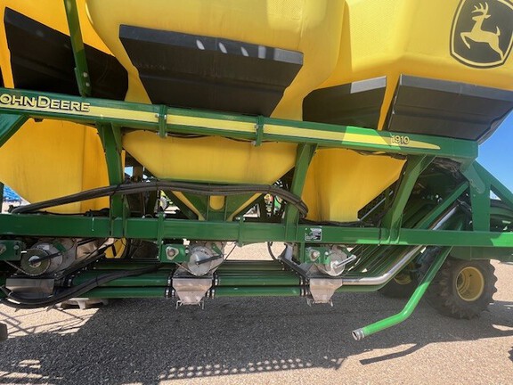 Used 2012 John Deere 1870 Air Drills and Seeders at Horizon Ag & Turf in Lloydminster, AB - Photo11