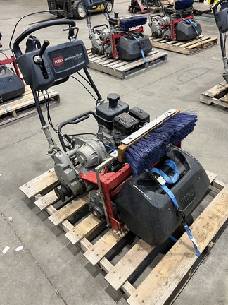 Used 2013 Toro FLEX 2100 Walking Greens Mowers at Horizon Ag & Turf in Calgary, AB - Photo2