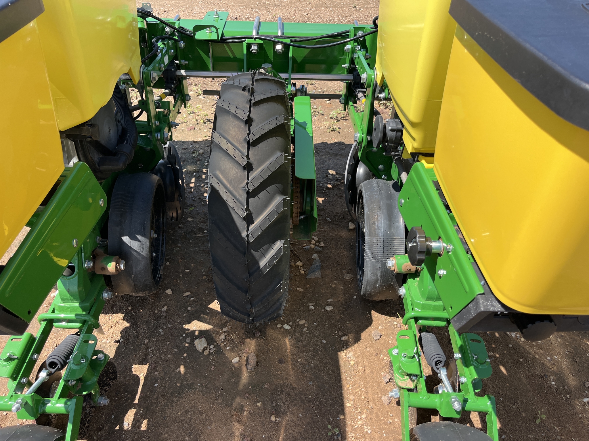 2024 John Deere 1725 Image 15