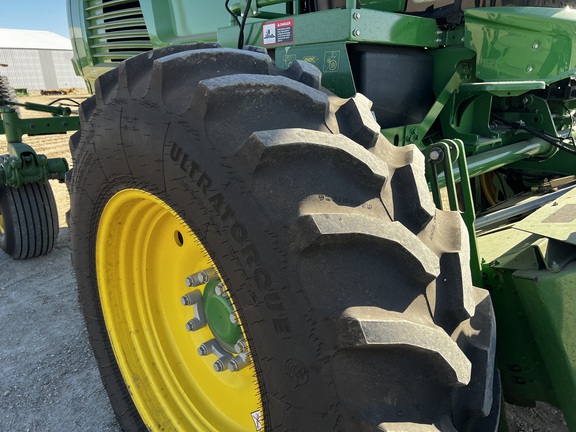 2024 John Deere W235R - Photo11