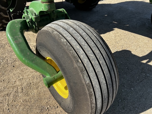 2024 John Deere W235R - Photo14