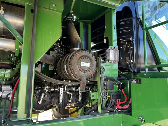 2024 John Deere W235R - Photo18