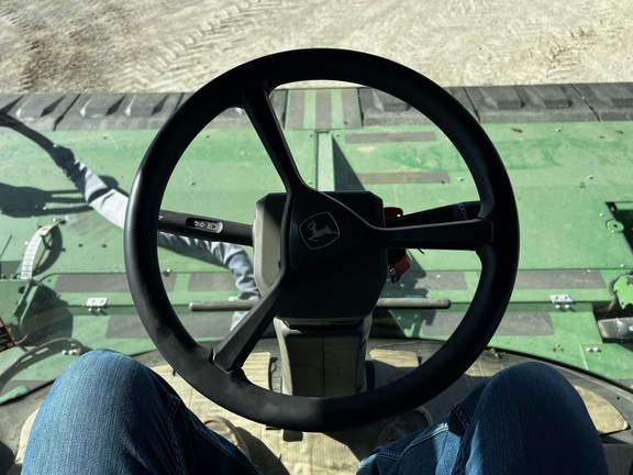 2024 John Deere W235R - Photo37