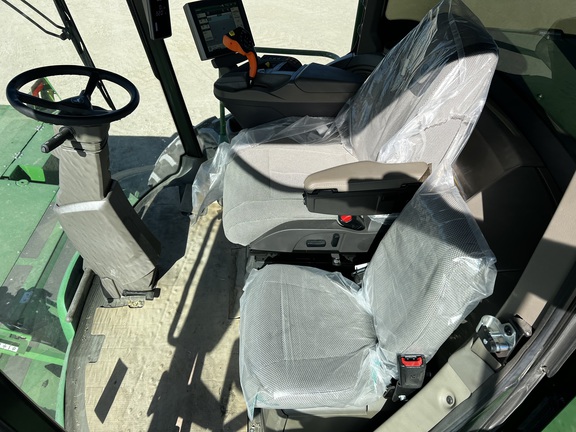 2024 John Deere W235R - Photo36