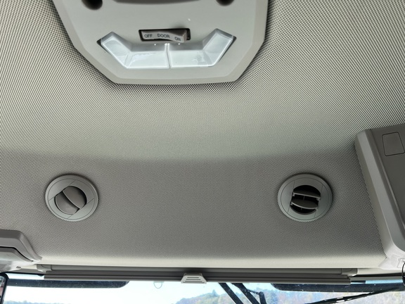 2024 John Deere W235R - Photo39