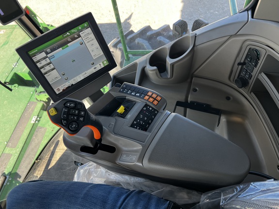 2024 John Deere W235R - Photo40