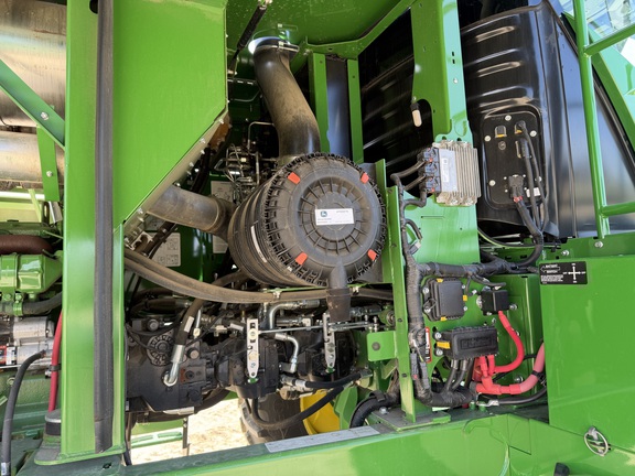 2024 John Deere W235R - Photo16