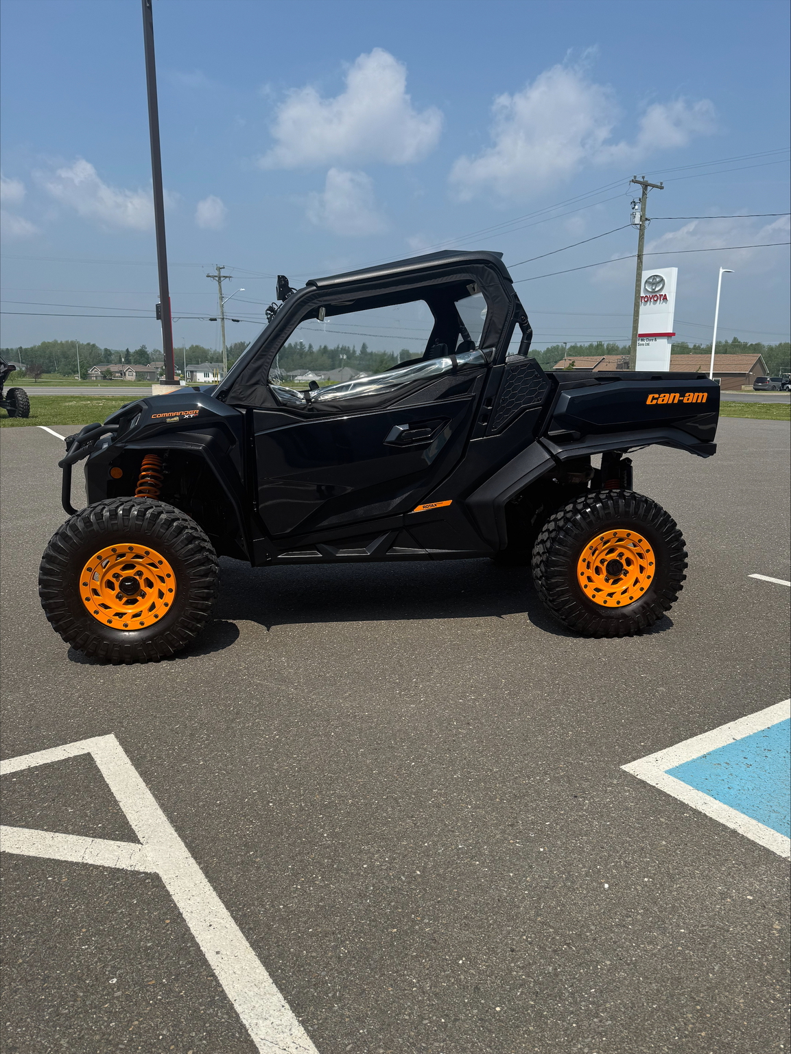 2021 Can-Am Commander 1000 XT-P Image 3