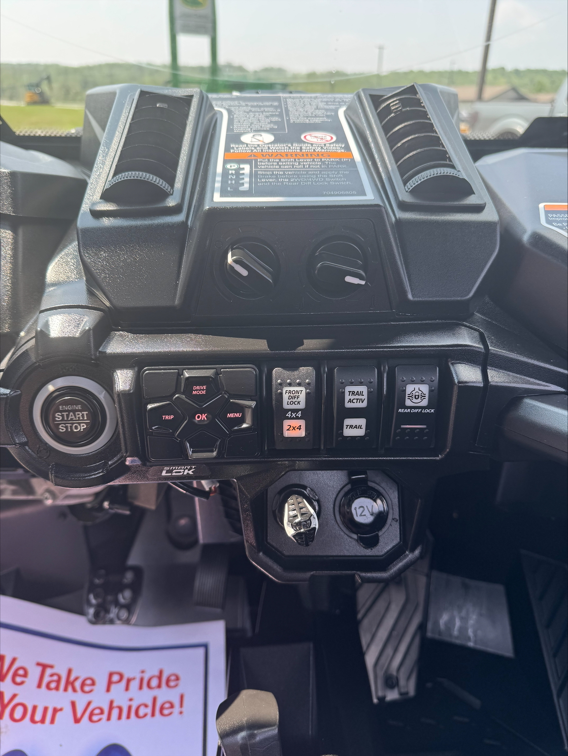 2021 Can-Am Commander 1000 XT-P Image 13