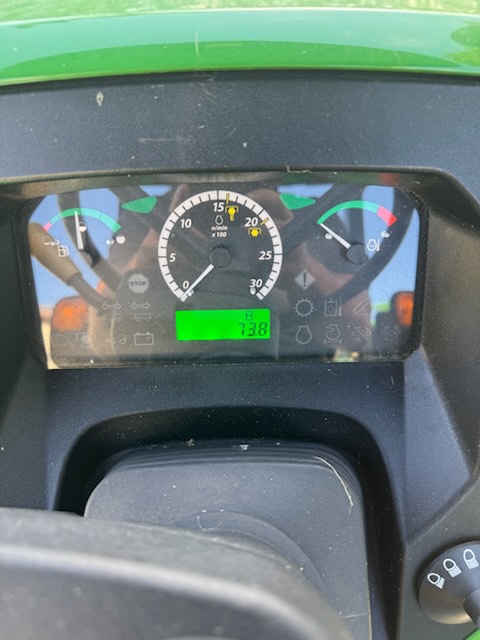 2022 John Deere 5075E Image 6