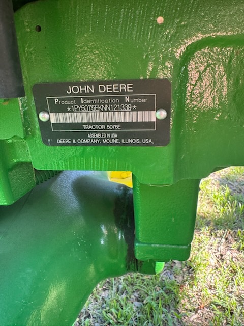2022 John Deere 5075E Image 7