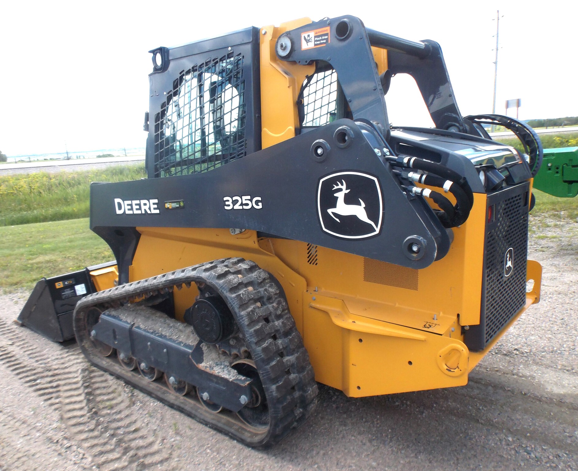 2023 John Deere 325G Image 4