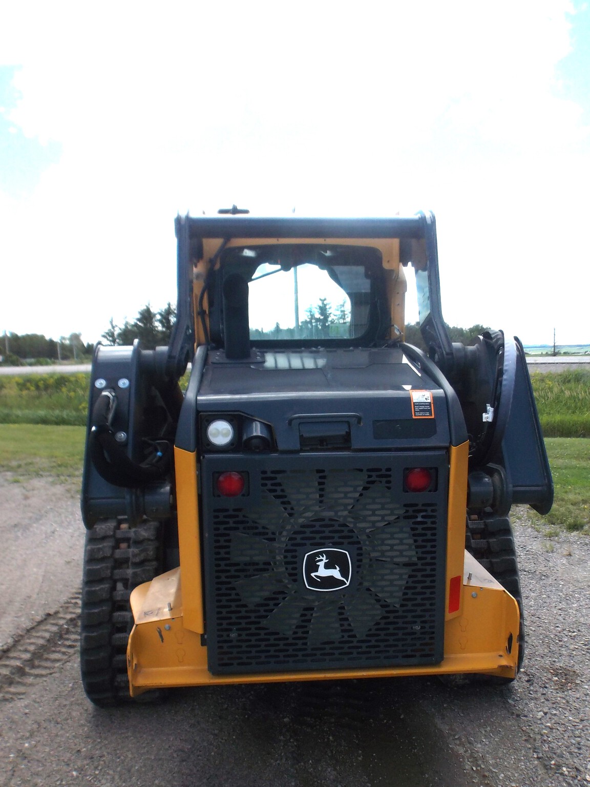 2023 John Deere 325G Image 6