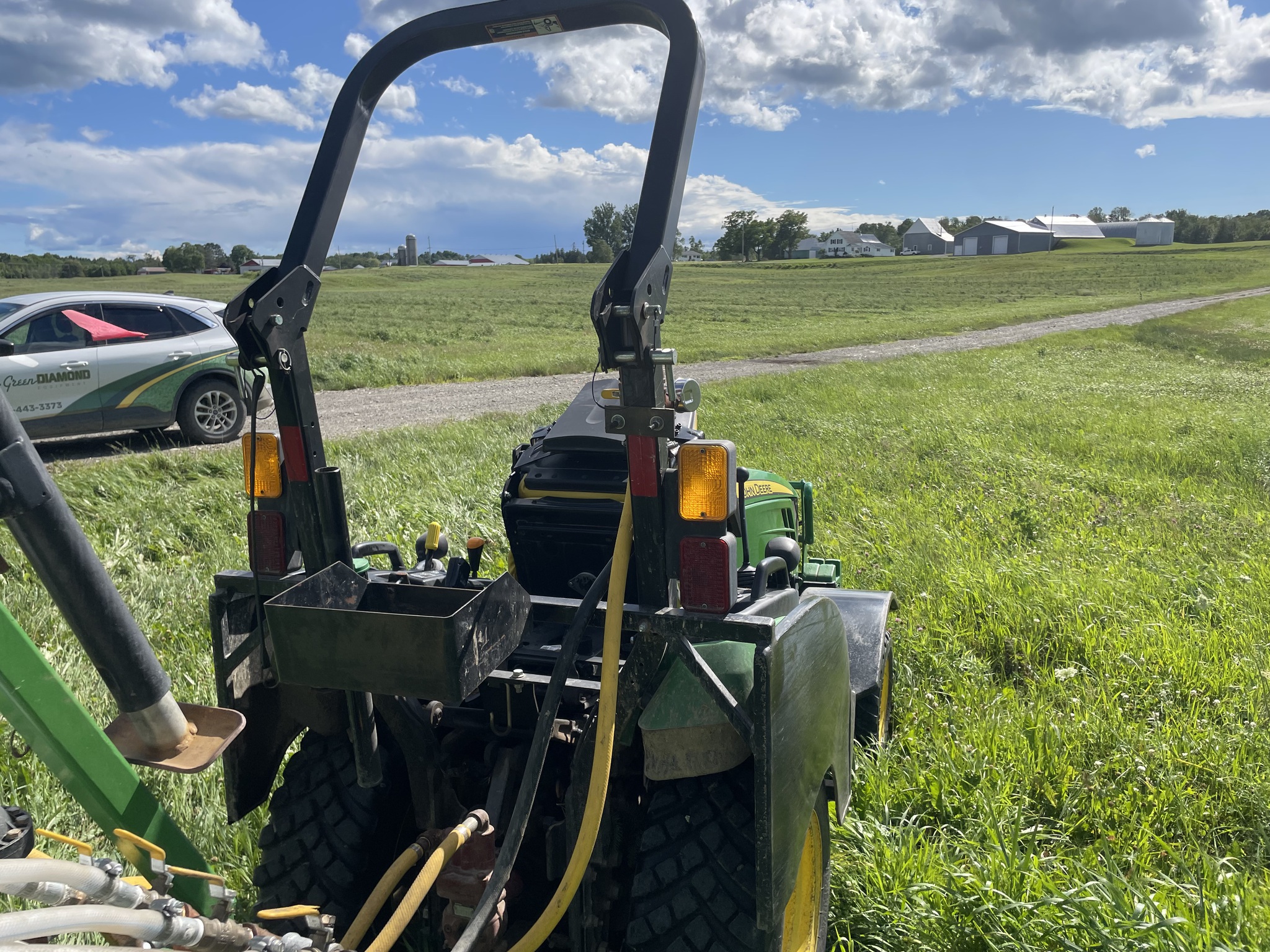 2021 John Deere 2025R Image 12