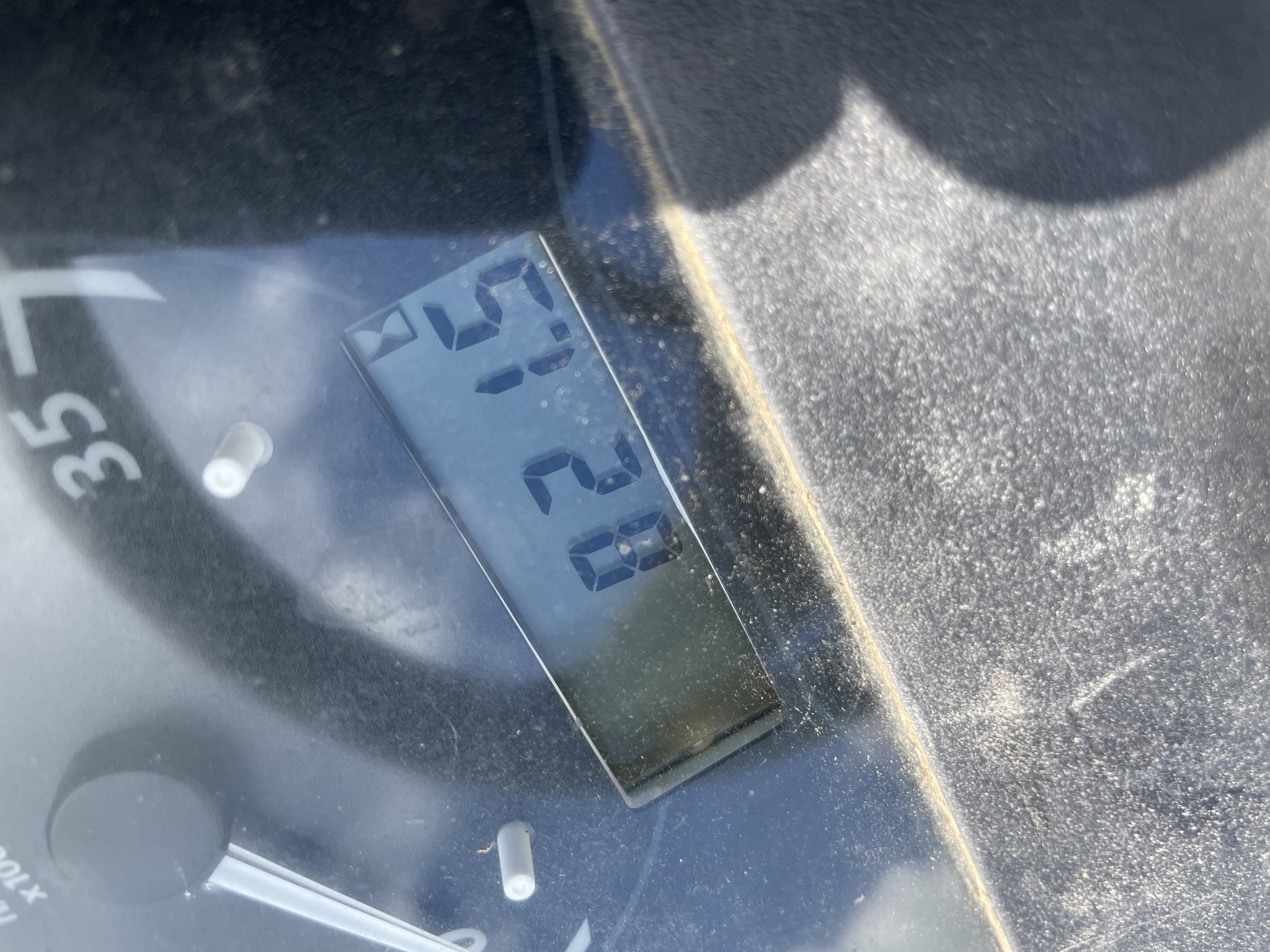 2021 John Deere 2025R Image 14