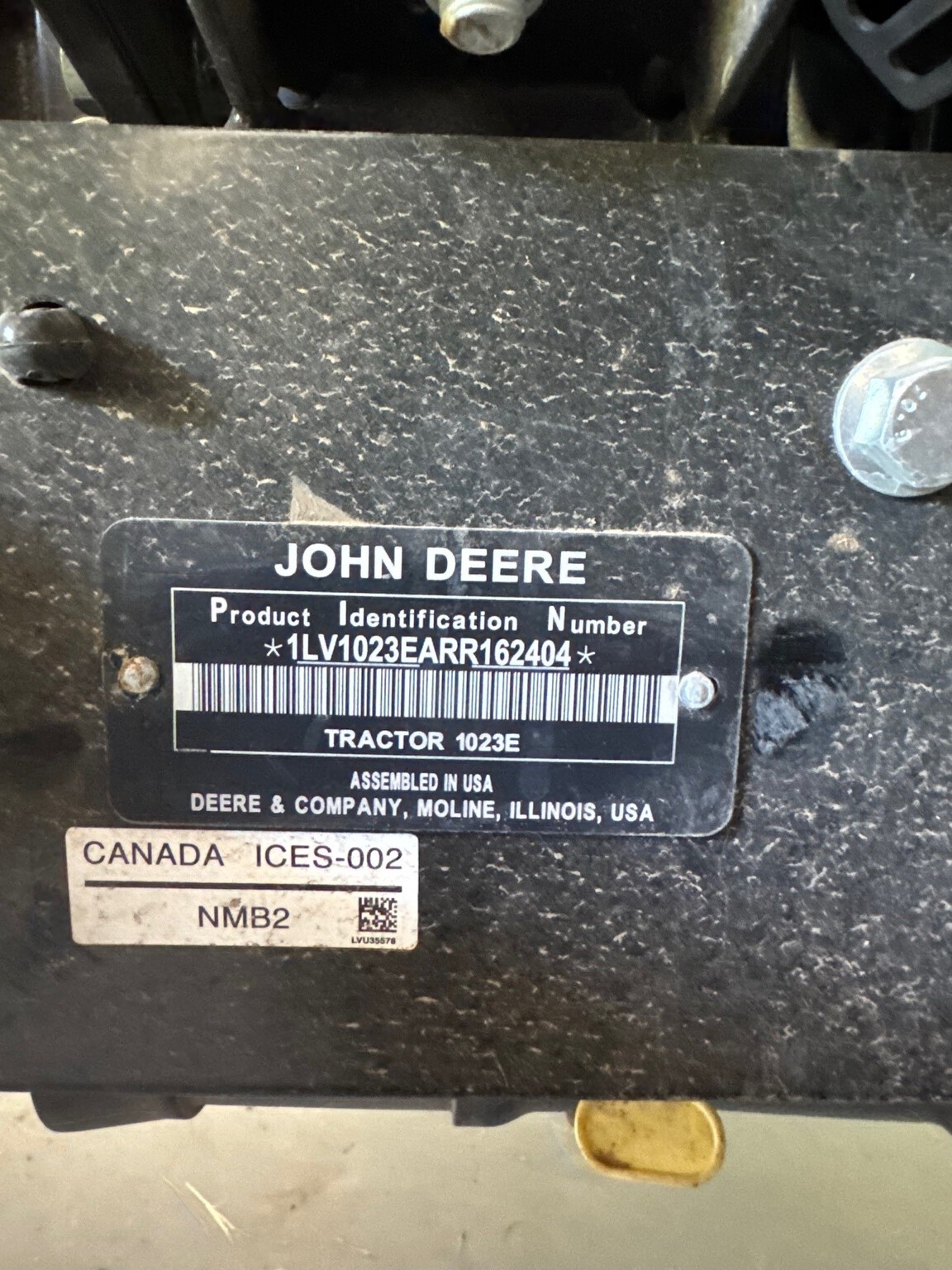 2024 John Deere 1023E Image 13