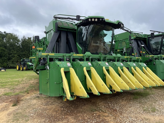 2022 John Deere CP770 Photo 2