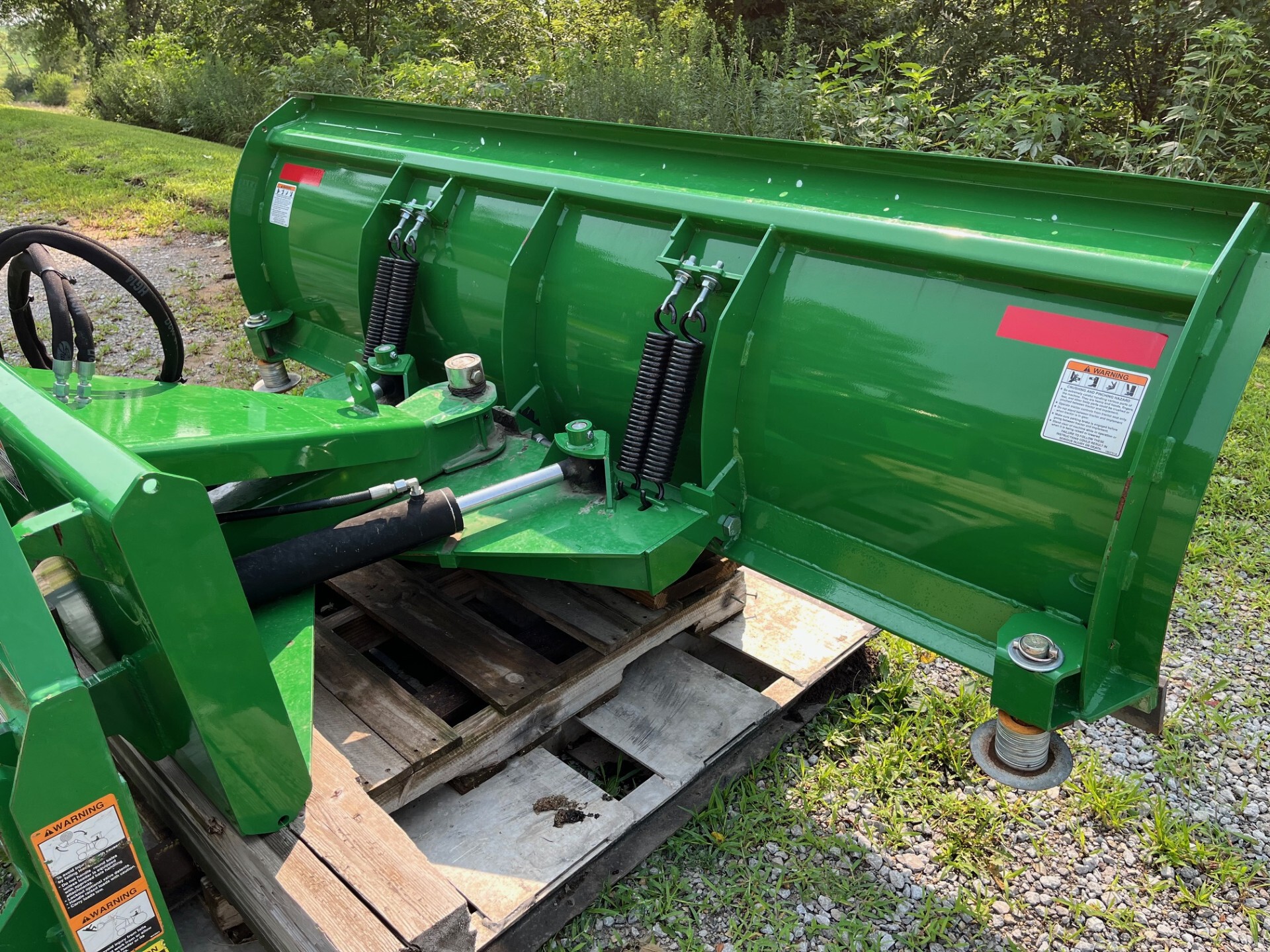 2020 Frontier AF12G Image 1