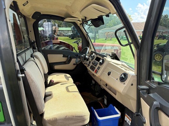 2020 John Deere XUV835R Photo 6