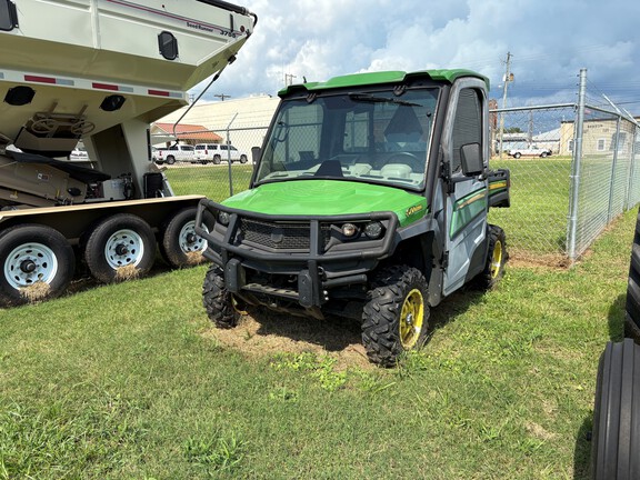 2020 John Deere XUV835R Photo 2