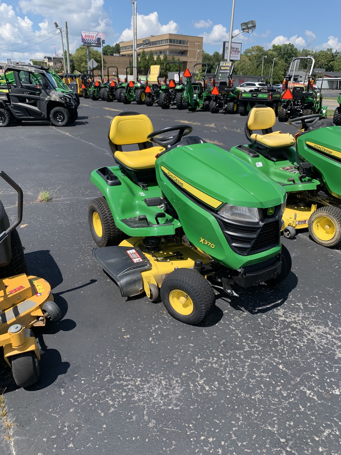 2019 John Deere X370
