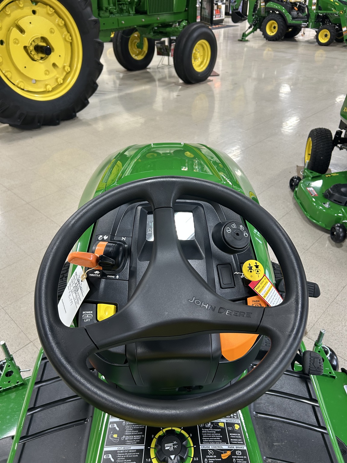 2025 John Deere X570 Image 5