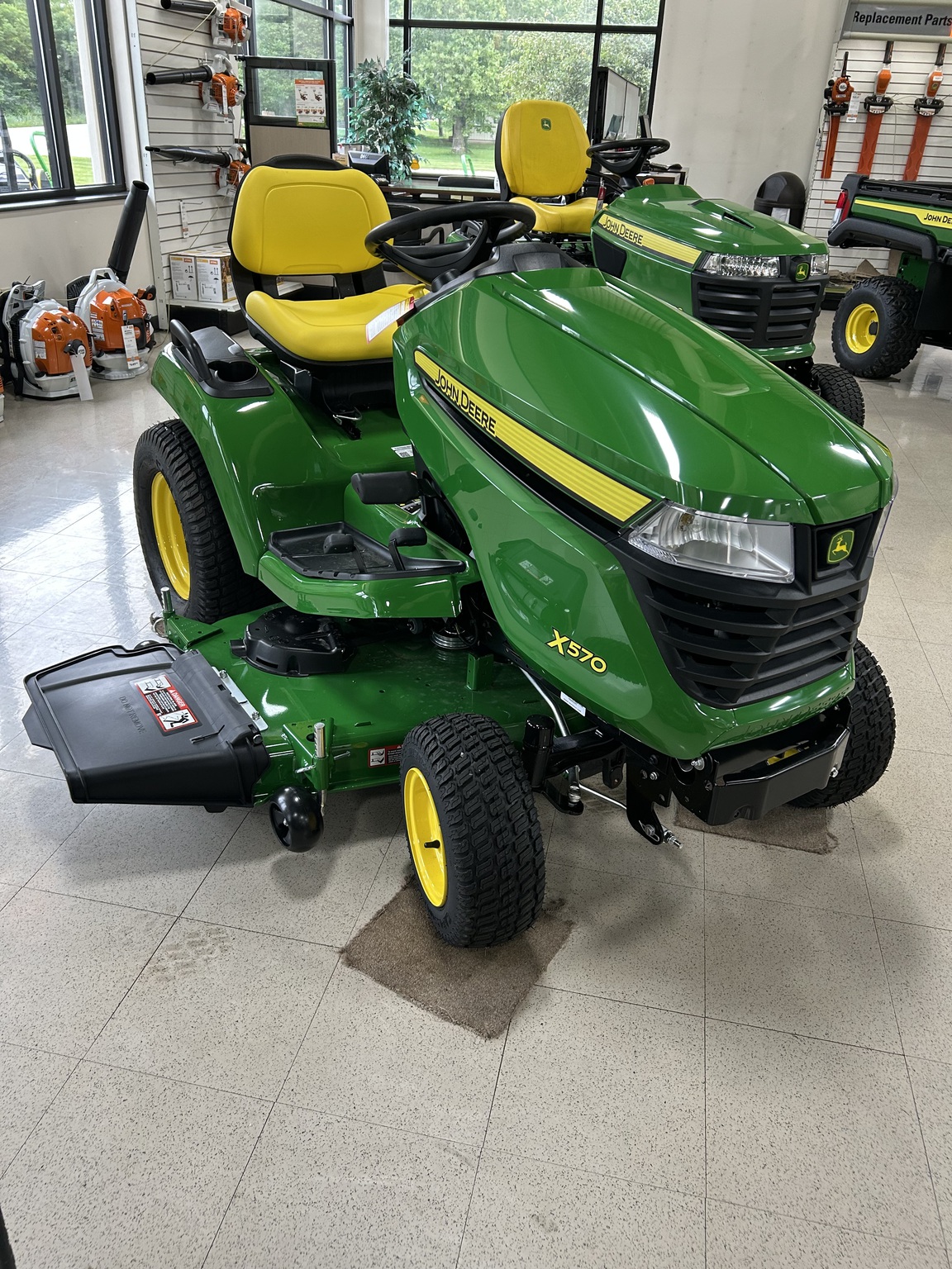 2025 John Deere X570 Image 2