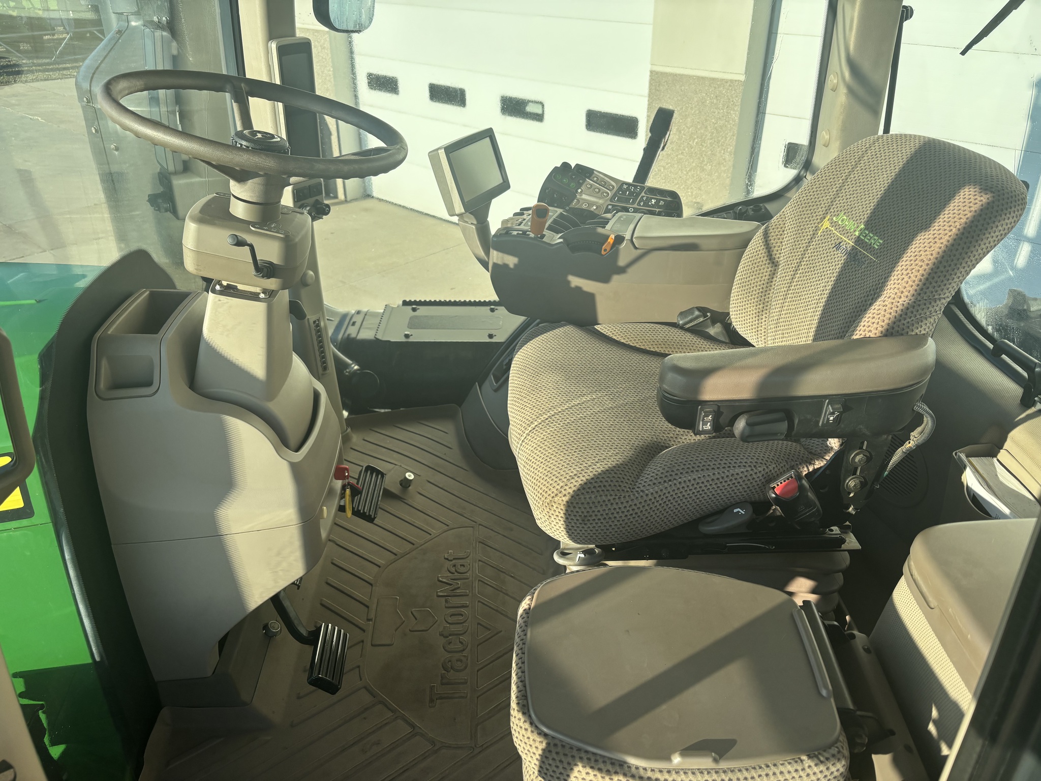 2014 John Deere 9360R Image 11