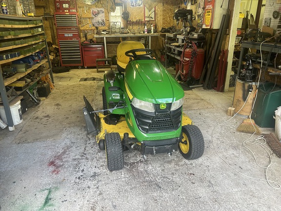 Photo of 2018 John Deere X380