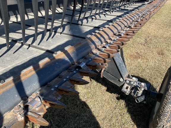 Used 2019 MacDon FD135 Combine Platforms at Horizon Ag & Turf in Westlock, AB - Photo11
