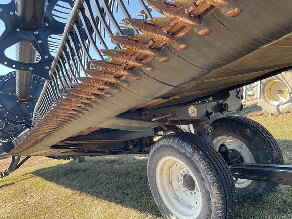 Used 2019 MacDon FD135 Combine Platforms at Horizon Ag & Turf in Westlock, AB - Photo15