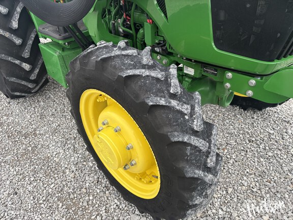 Photo of 2022 John Deere 5075E