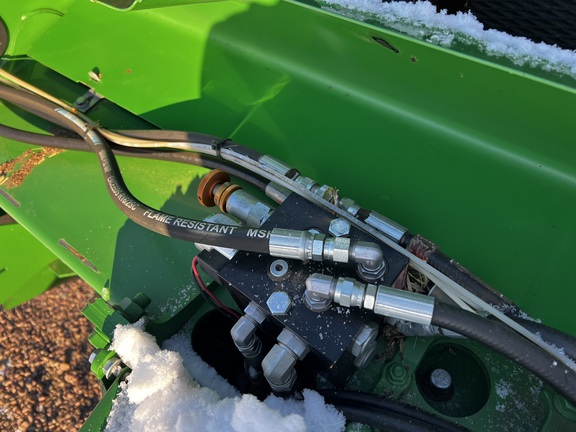 2020 John Deere 560M - Photo17