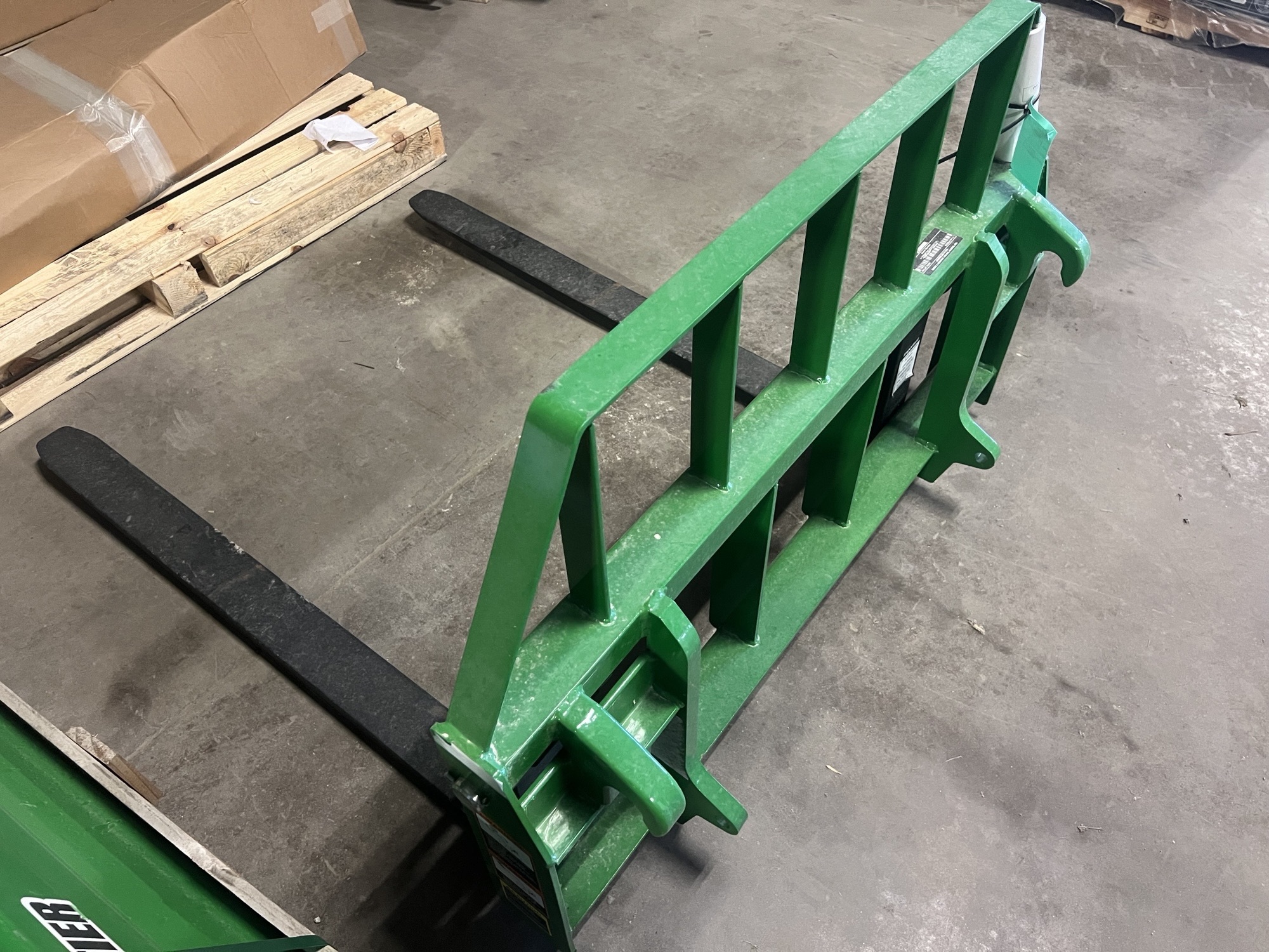 2025 John Deere AP13G Image 3