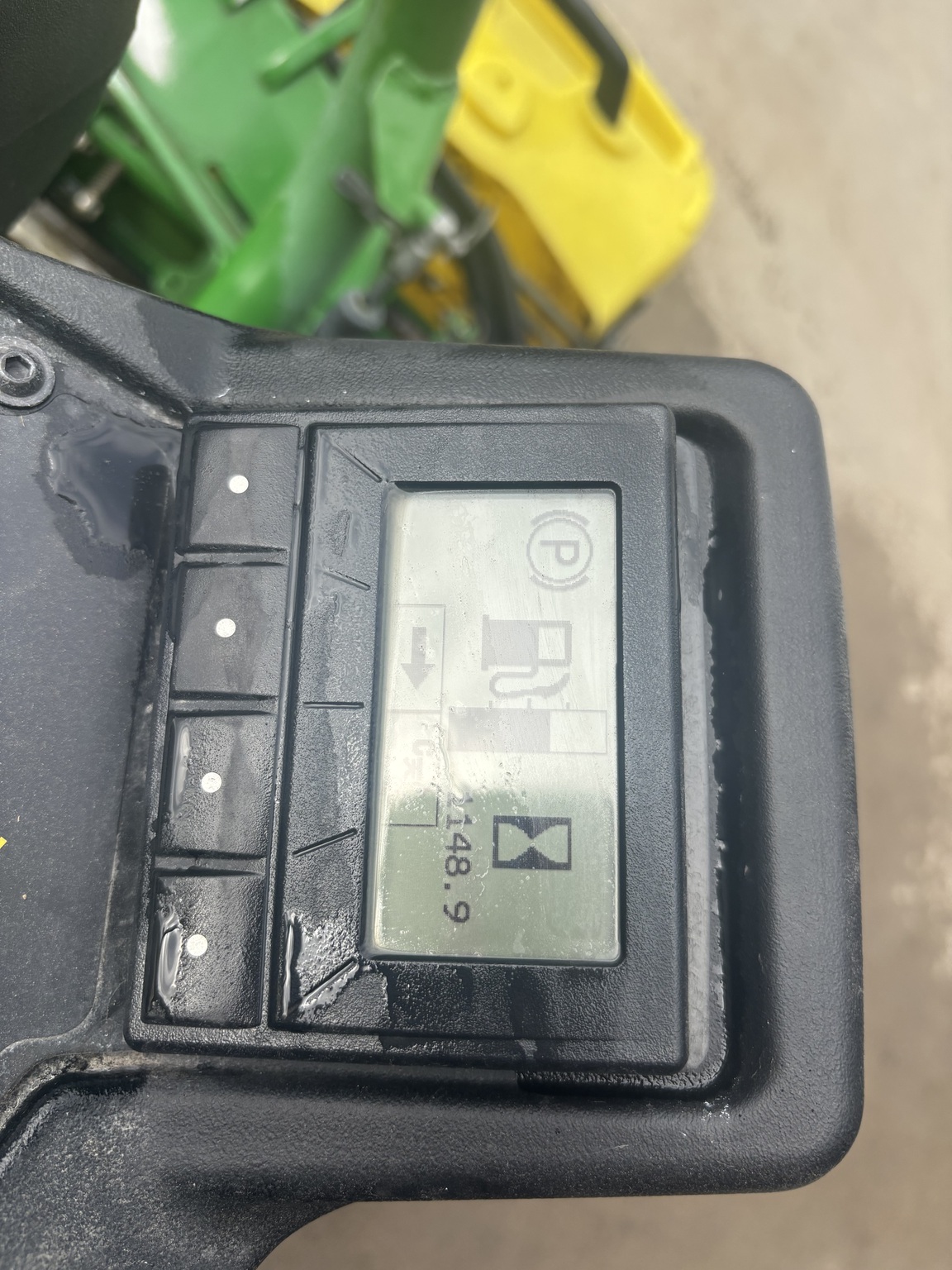 2020 John Deere 2700 Image 3