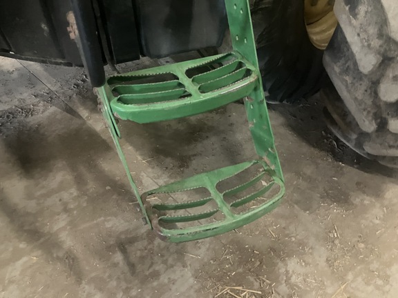 Photo of 2010 John Deere 8270R