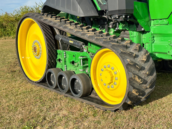 2021 John-Deere 8RT 310