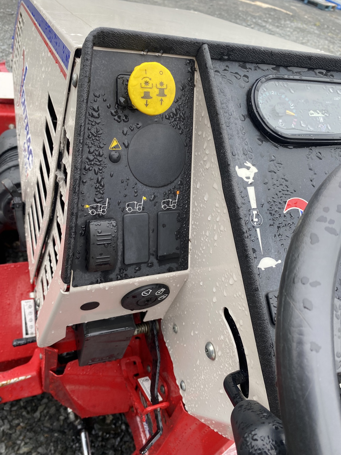 2014 Ventrac 4500Y Image 14
