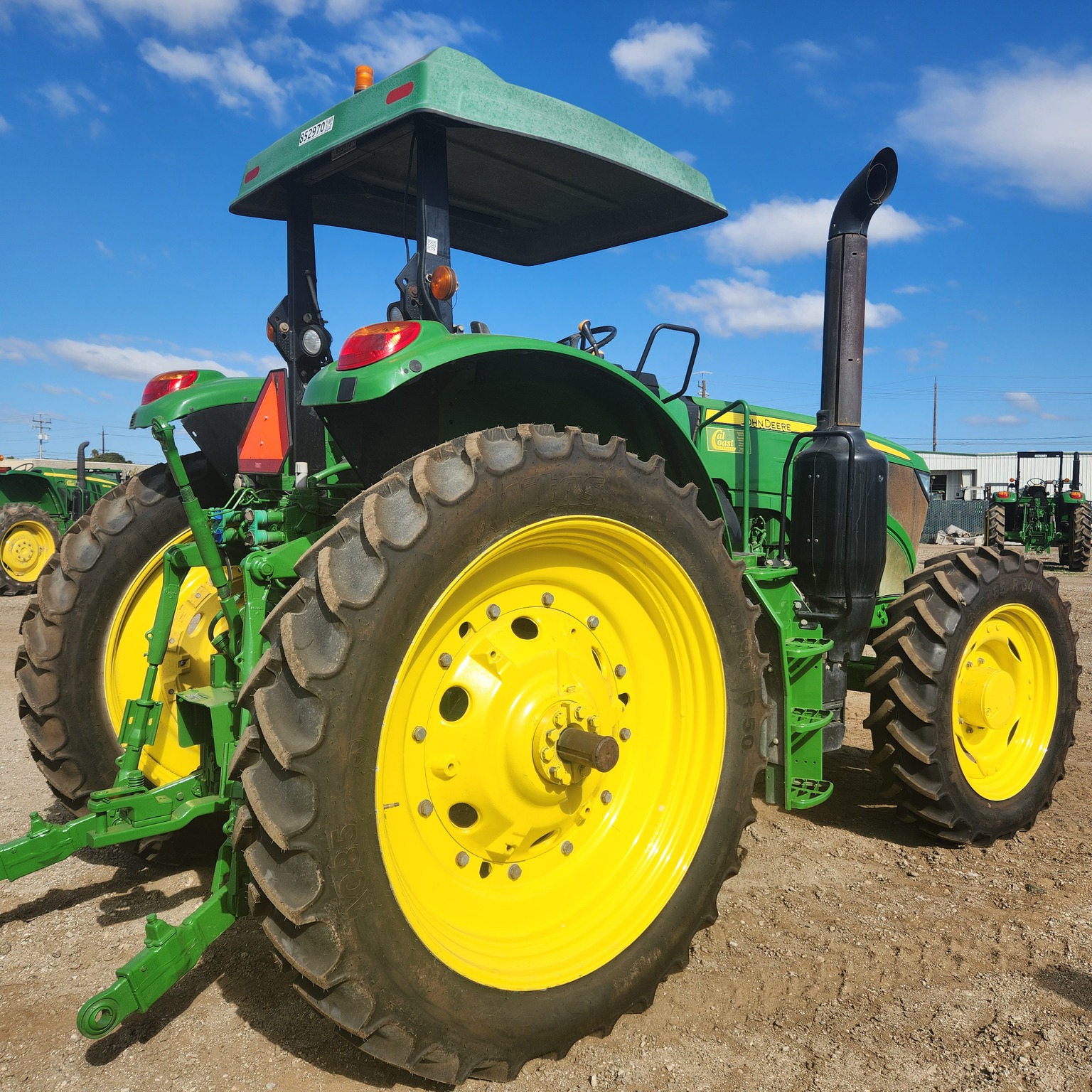 2016 John Deere 6155M Image 5