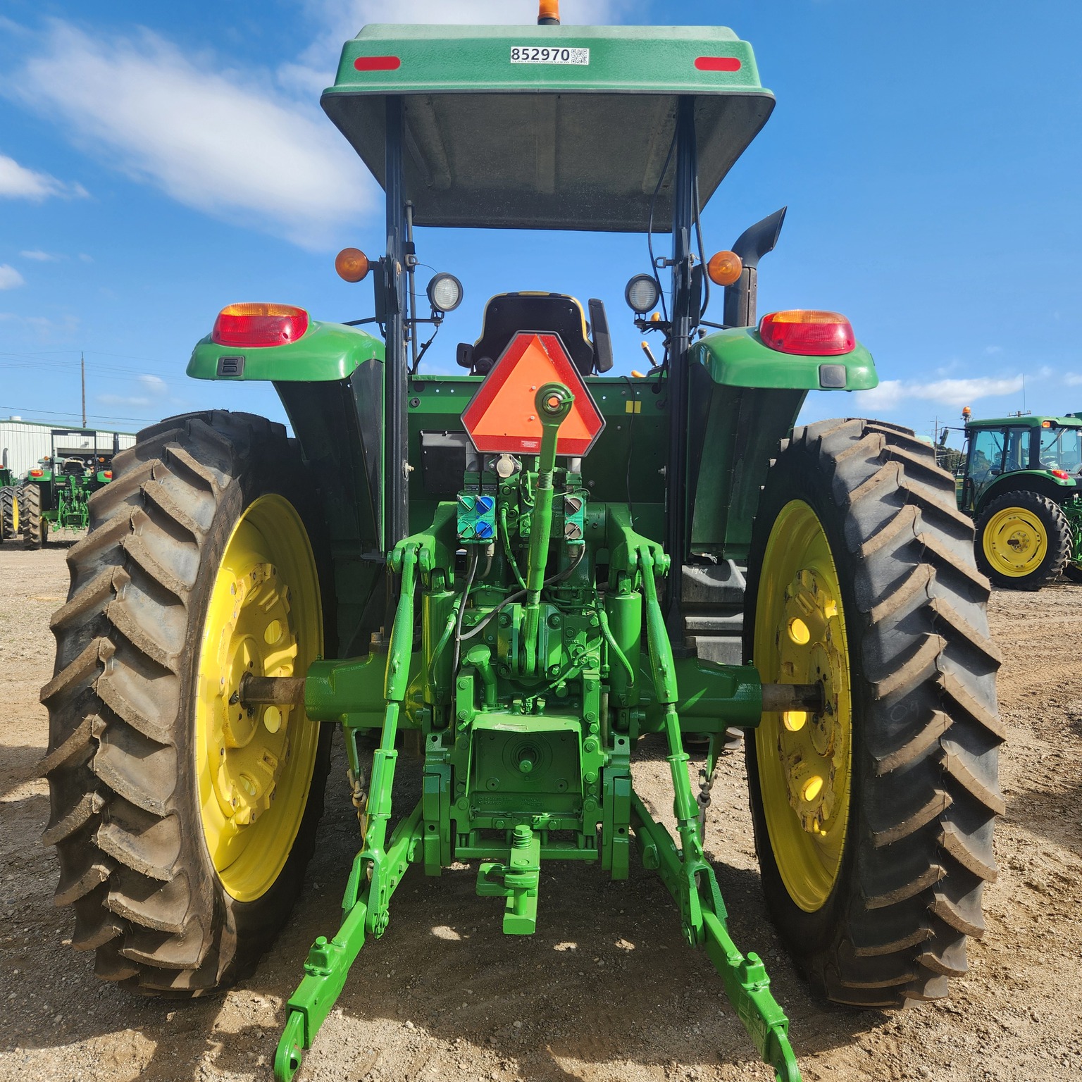 2016 John Deere 6155M Image 4
