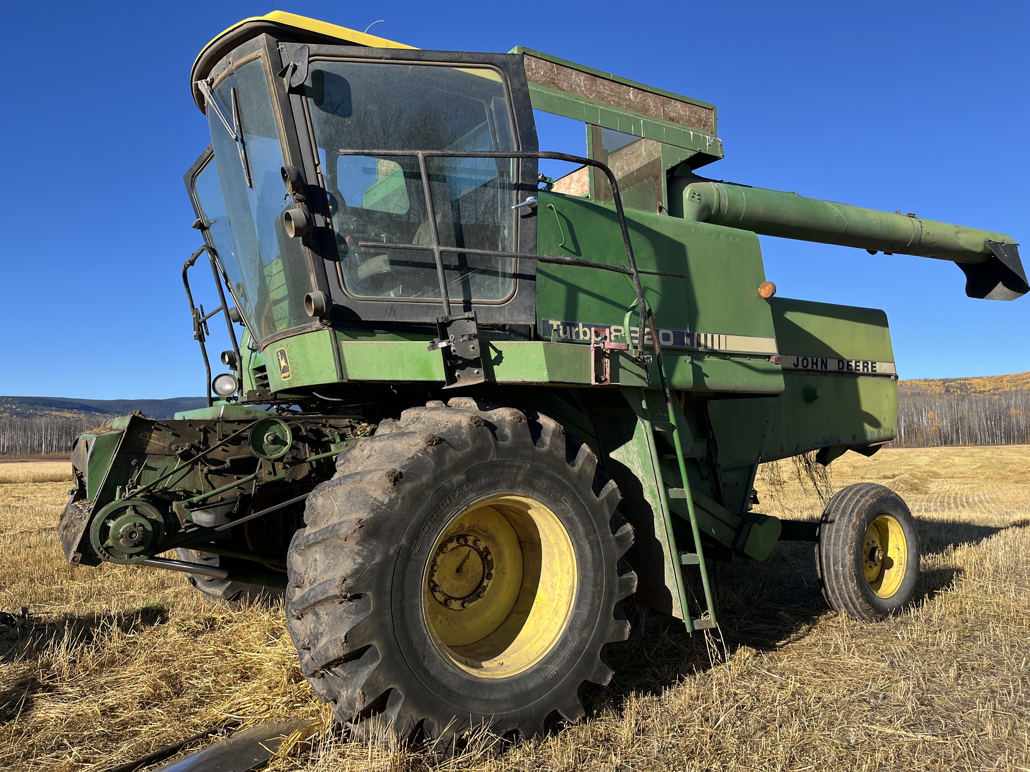 1981 John Deere 8820 Image 1