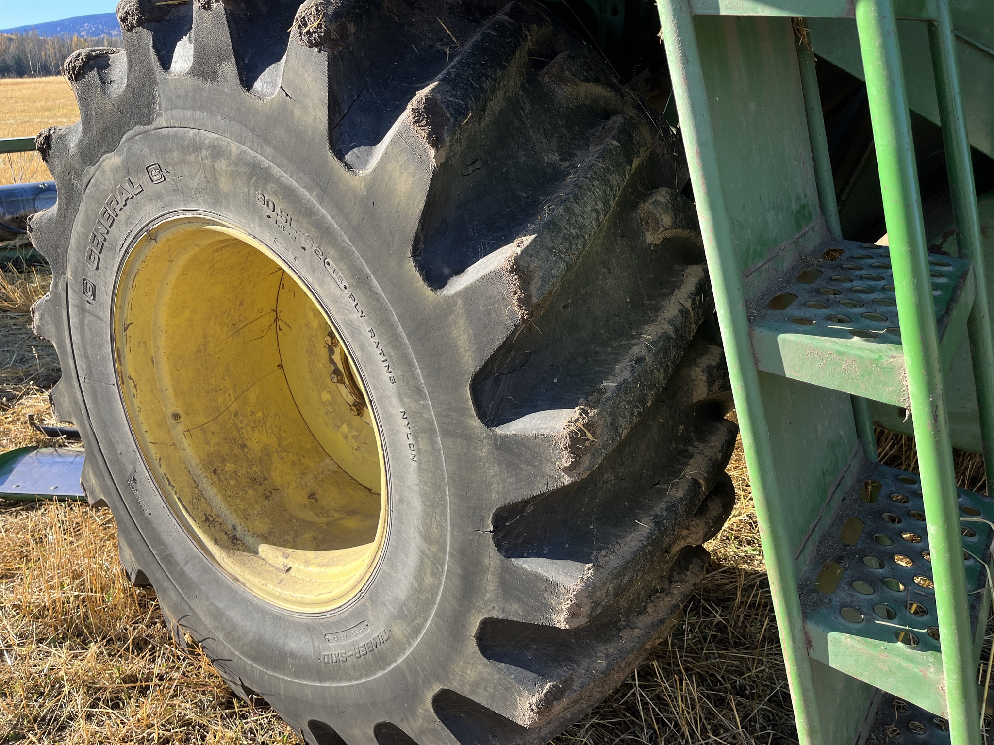 1981 John Deere 8820 Image 8